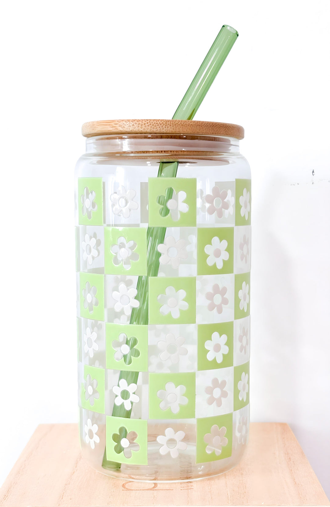 White Daisy and Green Check Glass Cup – 16oz